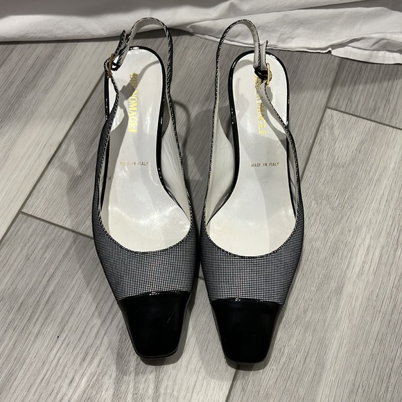 Vintage Bruno Magli Heels. Made in Italy. Excellent condition. Size 9 - Picture 2 of 5